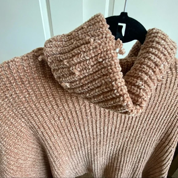 ✨HP✨ Vici turtle neck - Picture 6 of 7